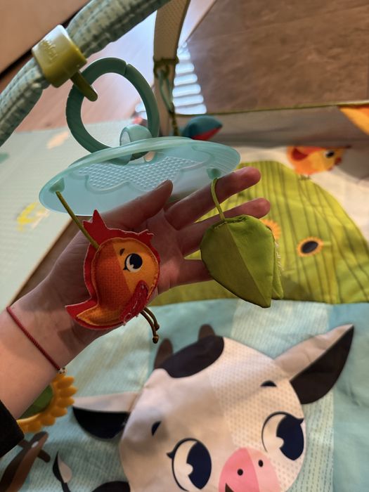 Розвиваючий килимок tiny love весела ферма