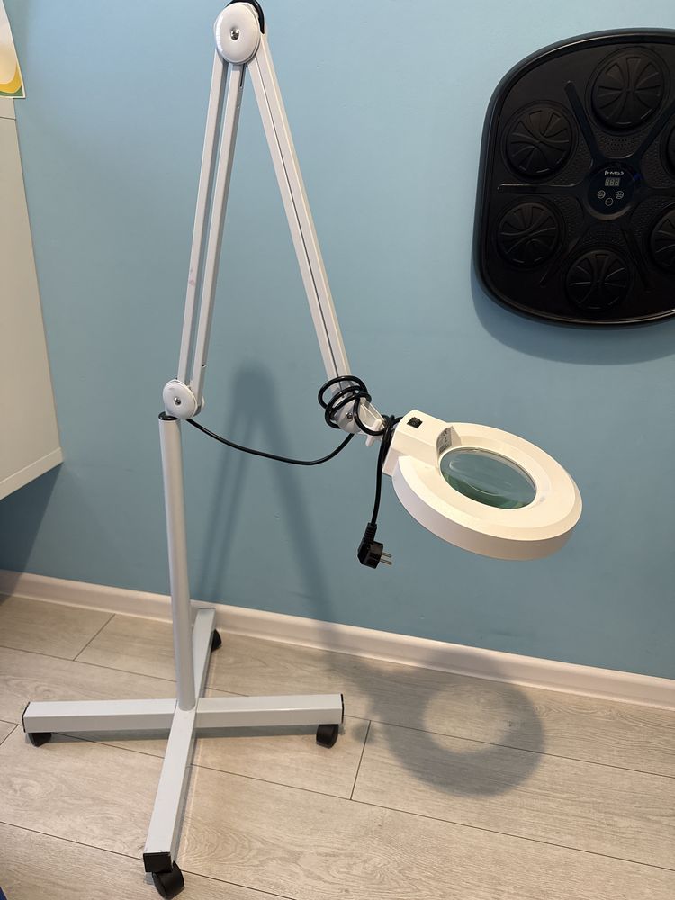Lampa lupa S4 statyw biała