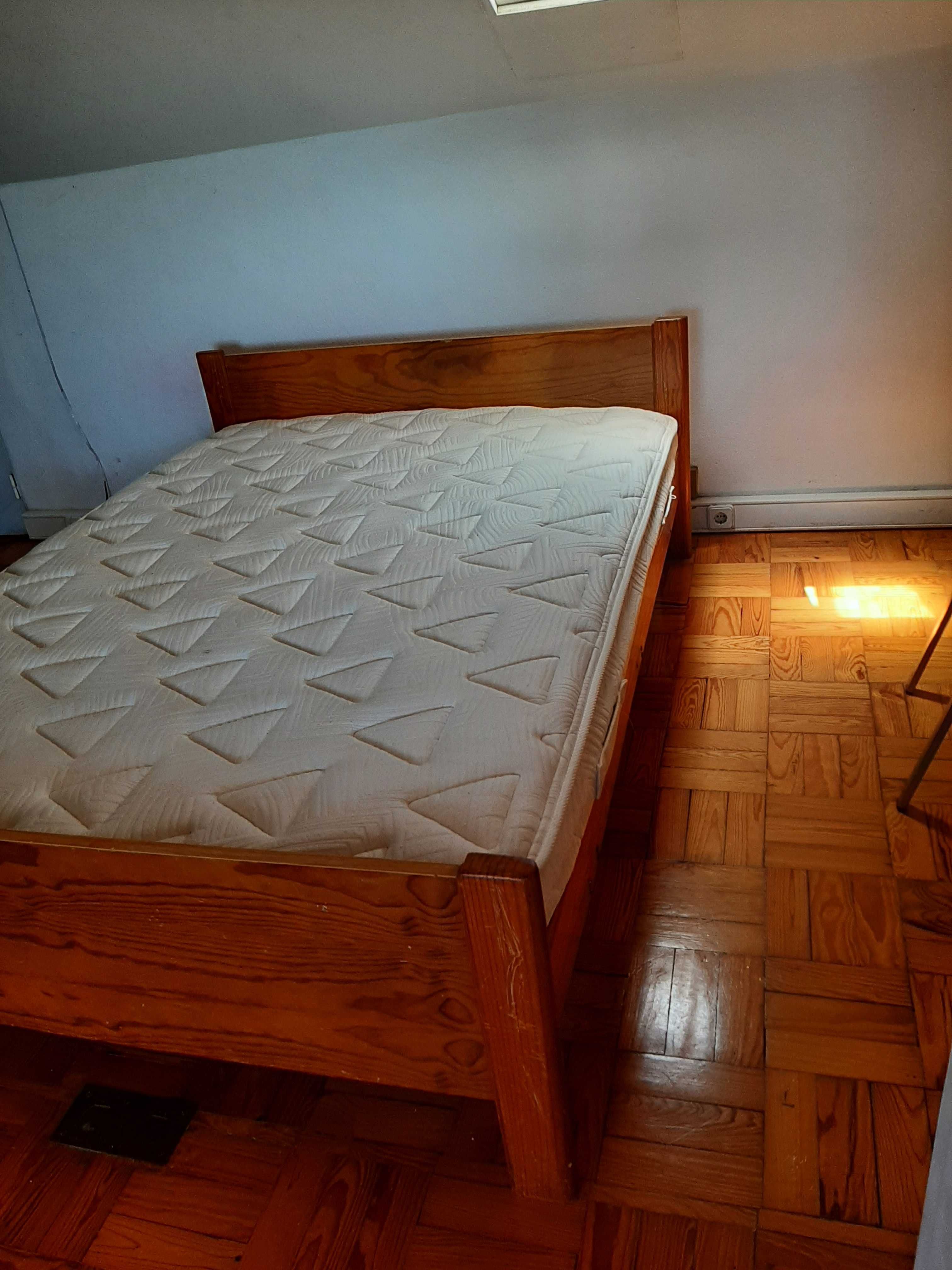 Cama de casal 140x190