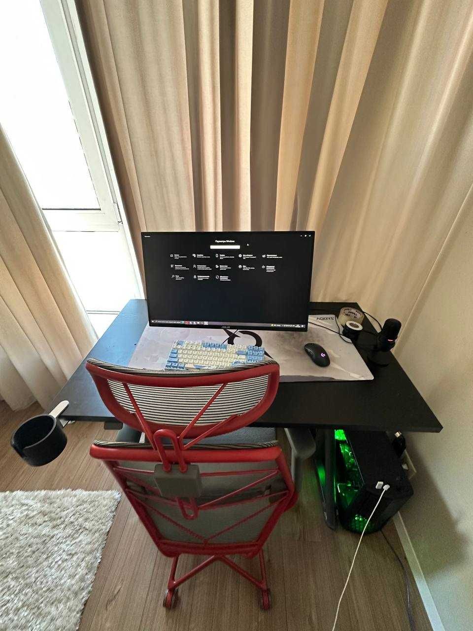 Продаю ігровий набір комп'ютер , монітор , клавіатура , стіл , крісло