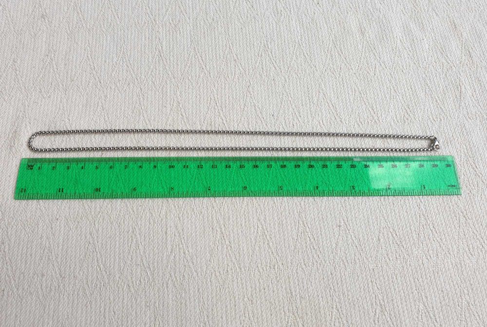 Łańcuszek męski w kolorze srebrnym - 60 cm