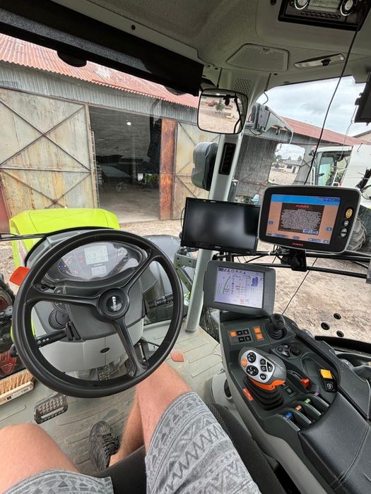 Ciagnik rolniczy Claas Axion 930 Cmatic z GPS s10