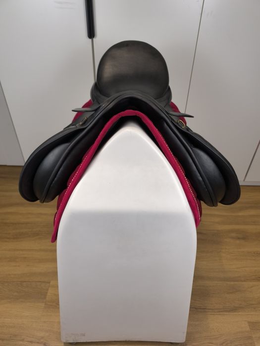 17,5 cali siodło wszechstronne skokowe  John Webb Id.569 cob