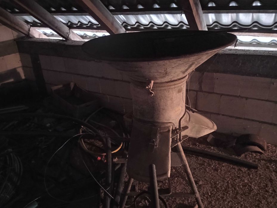 Śrutownik bąk z silnikiem