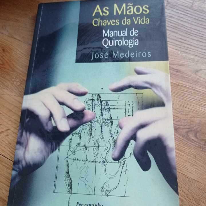 vendo livro As mãos chaves da vida manual de quirologia