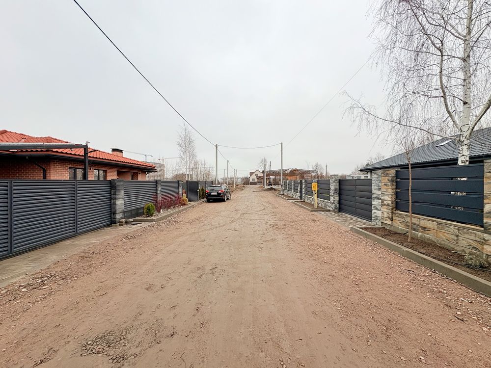 Продам ДІЛЯНКУ 10соток Під Будівництво ГАЗ ЦЕНТ КАНАЛІЗАЦІЯ Крюківщина