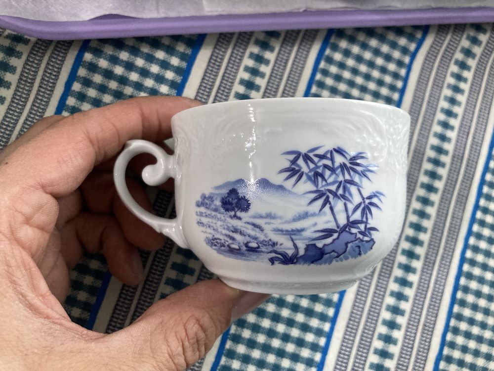 Conjunto de louça em porcelana vintage / serviço de chá, leite e café
