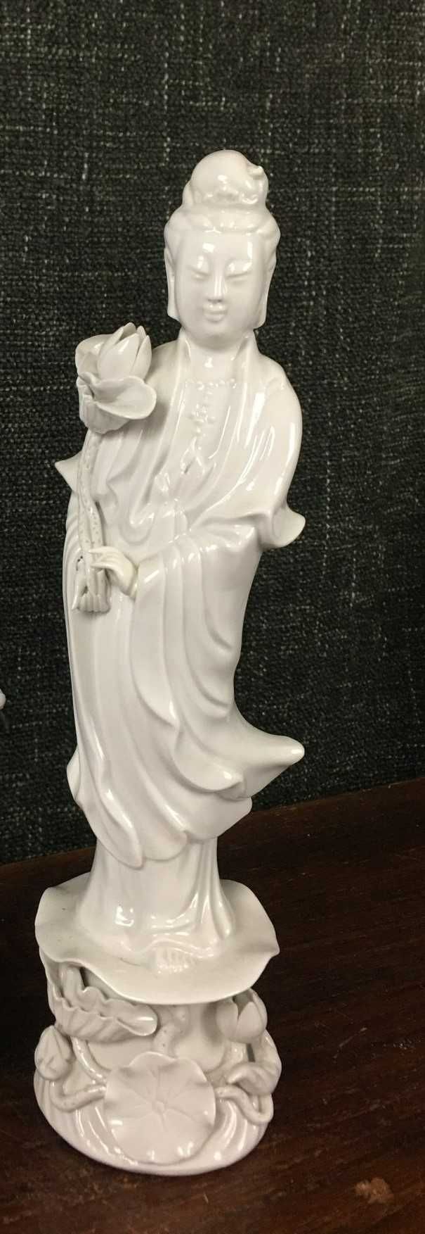 Deusa Guanyin em porcelana branca da China