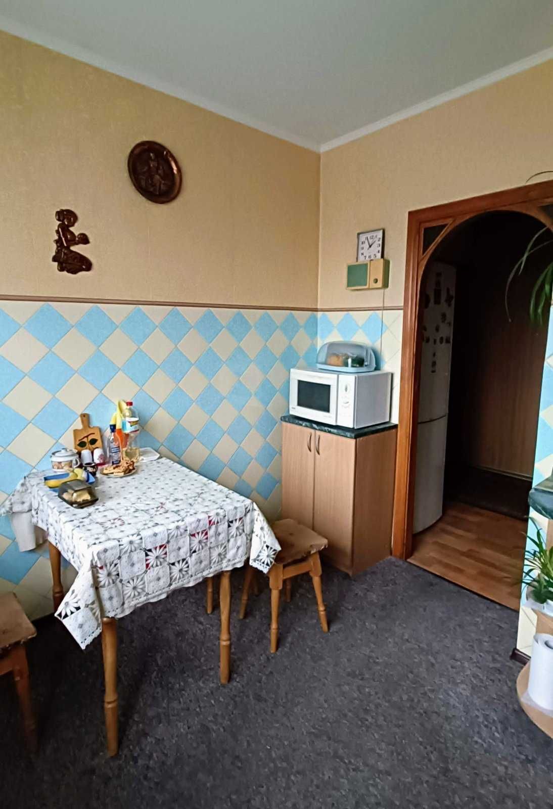 Сдам кімнату для дівчини Подільський р-н ,вул Європейського Союзу 100