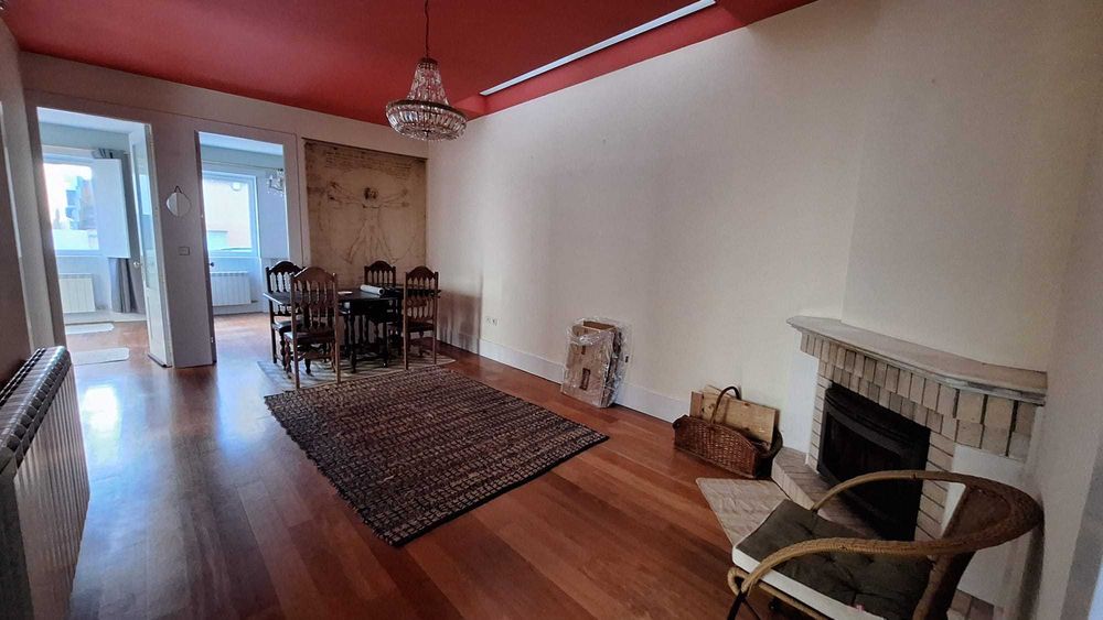 Moradia V2+1 perto da Avenida Antunes Guimarães