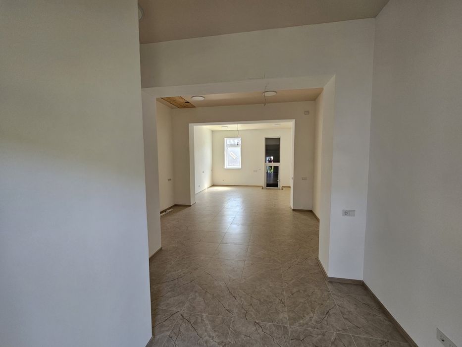 Комерційне Приміщення !