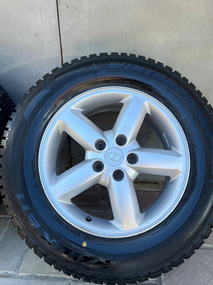 Диски з шинами hundai santafe r17 235/65 сантафе