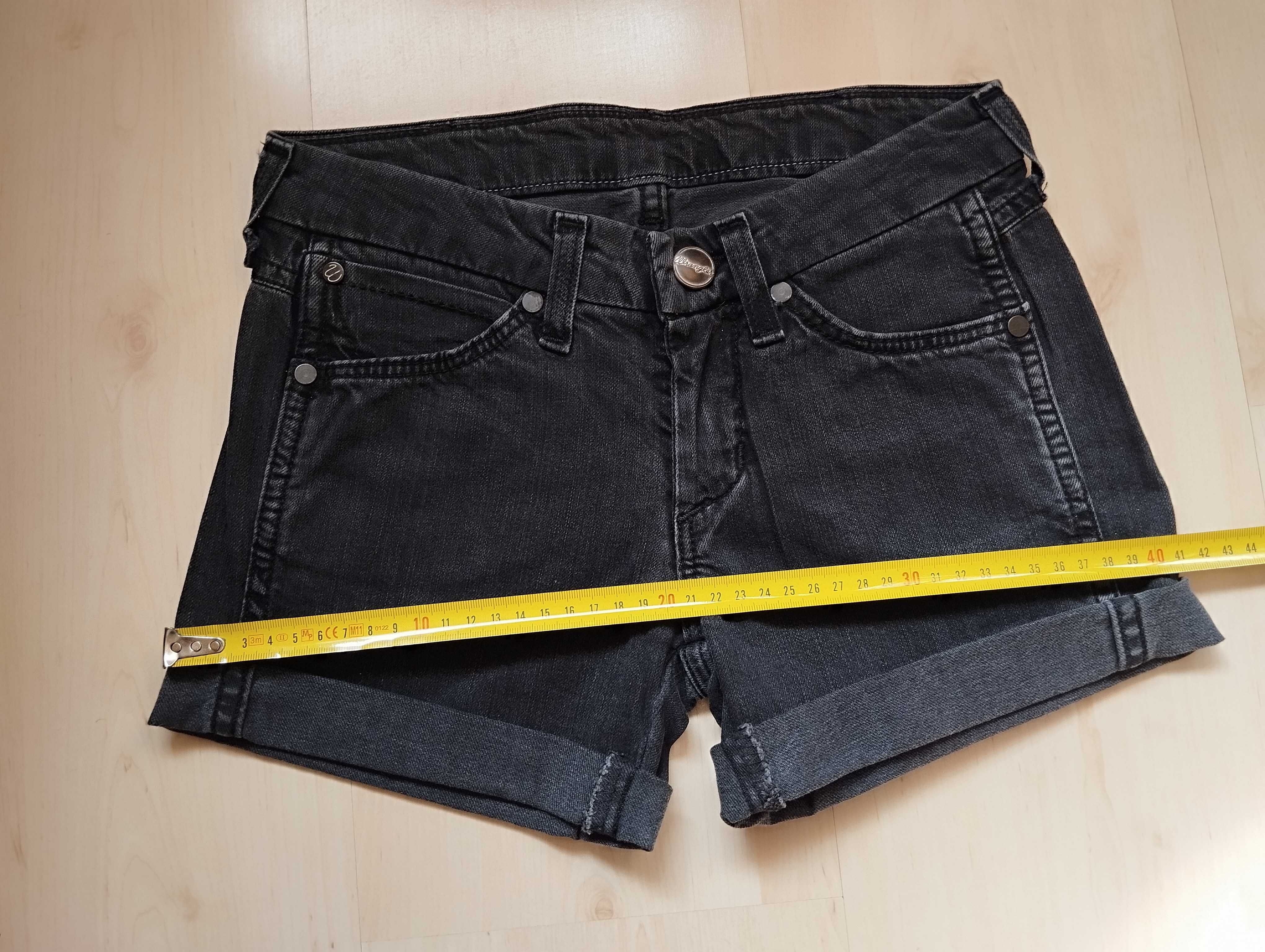 czarne jeansowe szorty wrangler xs krótkie podwinięte rock przecierane
