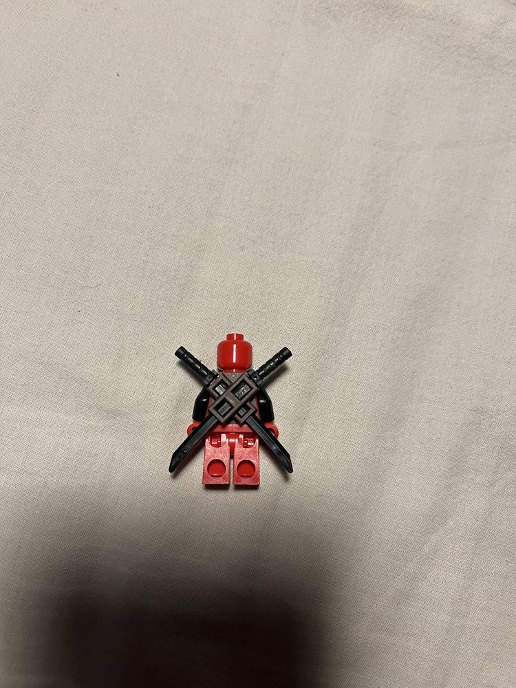 Figurka lego deadpool