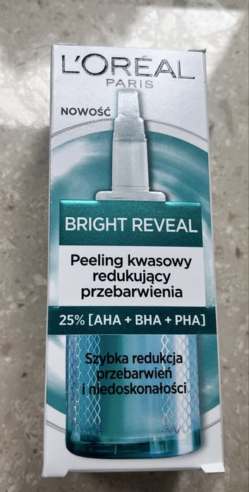 Zestaw kosmetykow L’Oreal Paris Bright Reveal preparaty wyrownujace na