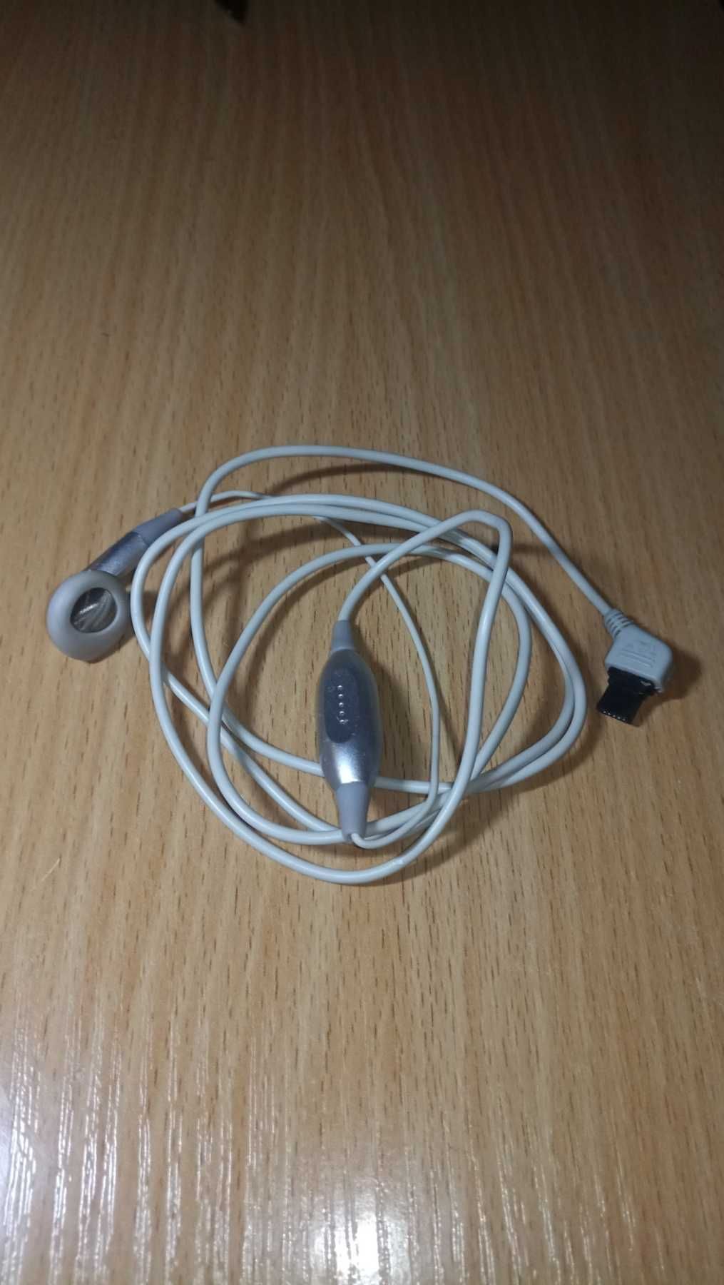 Наушники Samsung Sansa и другие