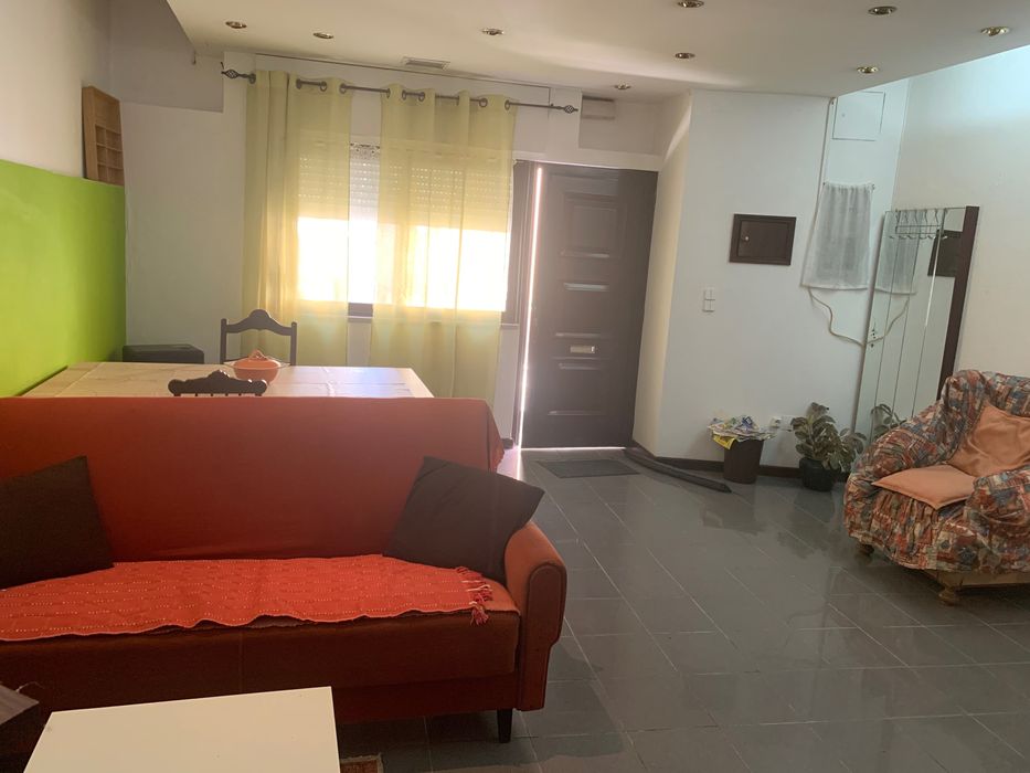 Aluga se T1+1 no centro histórico de Santa Comba Dao