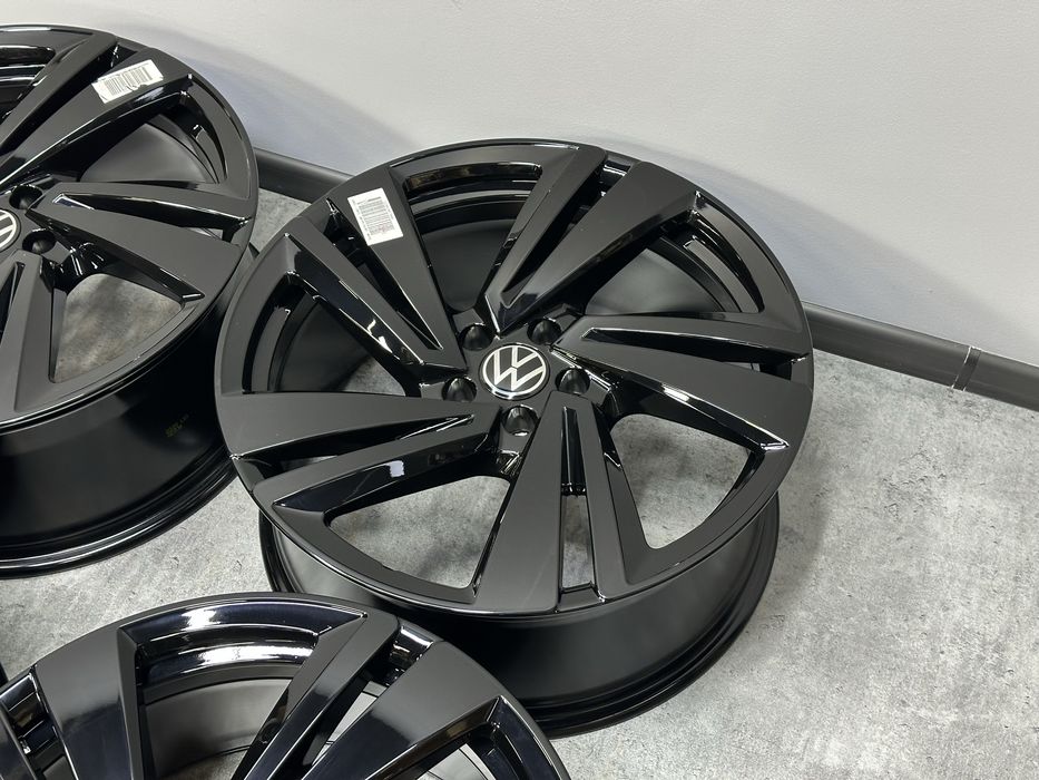 Нові оригінальні диски Volkswagen Touareg R-Line Nevada 5x112 R20