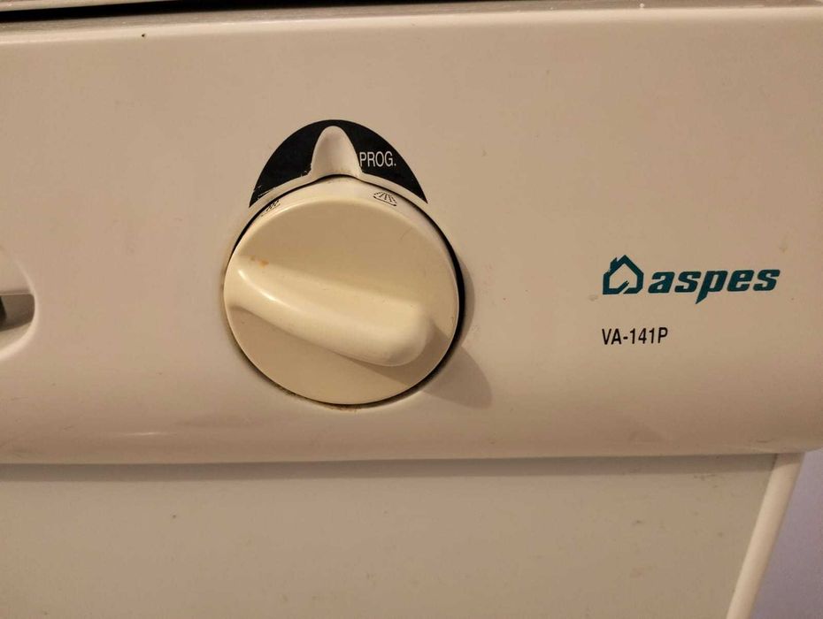 Maquina de Lavar Loiça ASPES VA-141P a funcionar