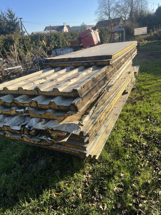 Garaz z plyty obornickiej