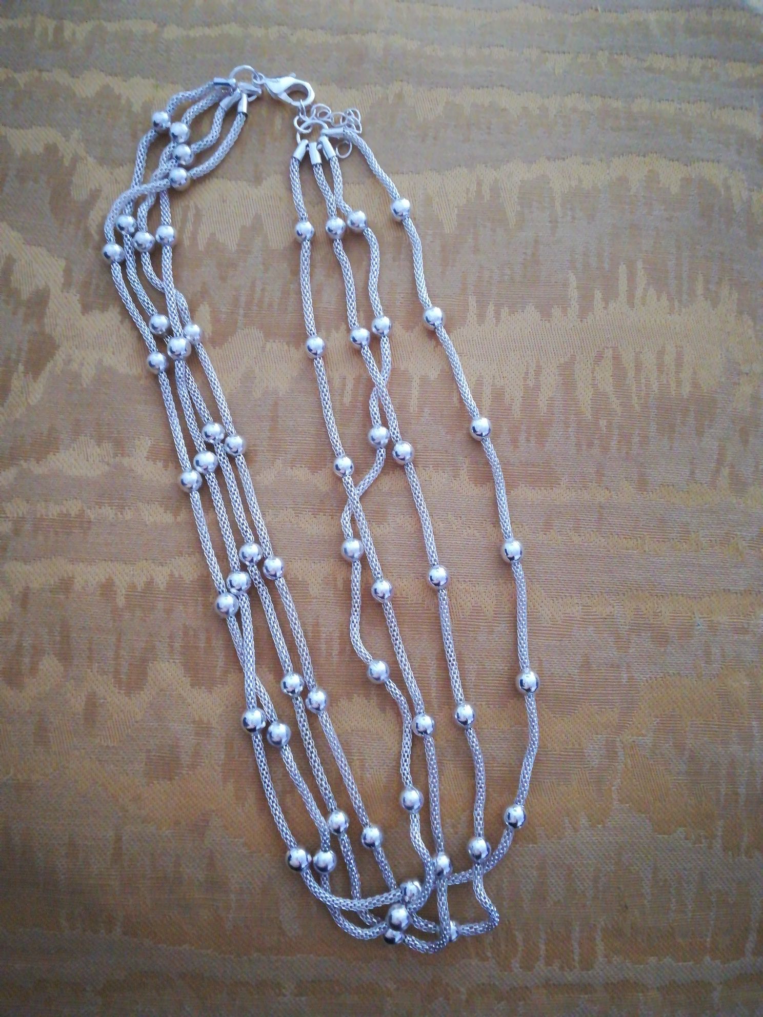 Colar Parfois e outros (preço de conjunto; vendo em separado).