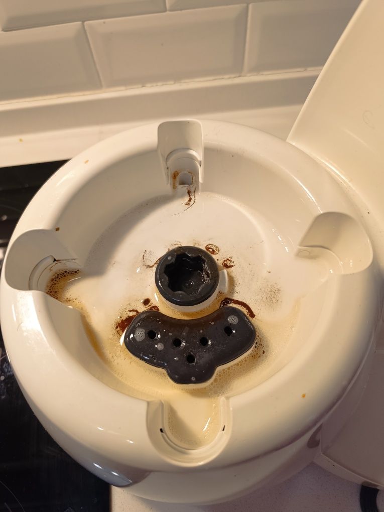 Vendo yammi 2 funcional para uso, arranjo ou peças