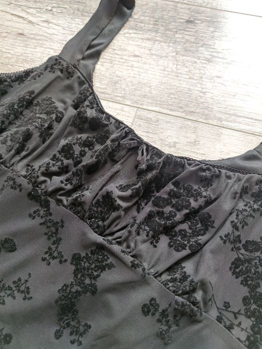 Sukienka Rita Ora Primark goth flokowana