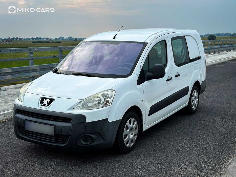 Peugeot Partner 5 osób WYPOŻYCZALNIA / Wynajem busów dostawczych