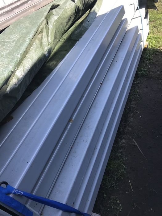 Słupki metalowe malowane proszkowo 240 cm