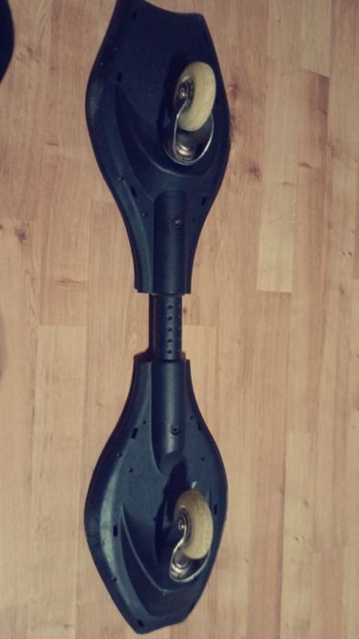 deskorolka na dwóch kółkach