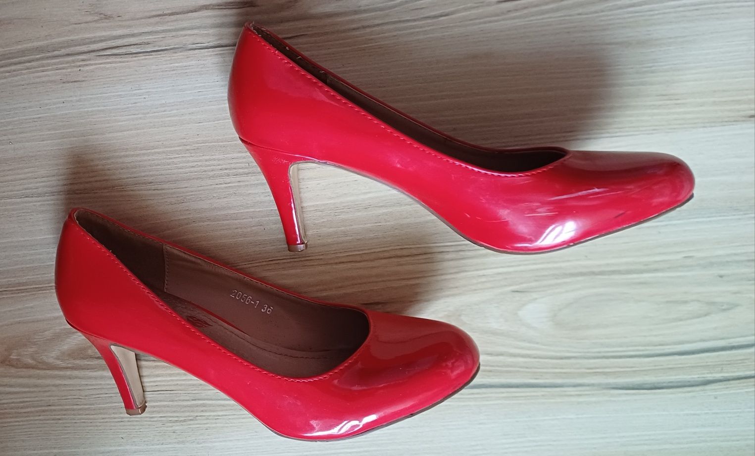 Czerwone lakierowane szpilki Yes Mile for Lady r 36 obcas 7cm czółenka