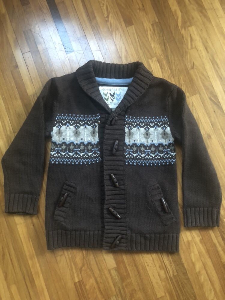 Sweter dziecięcy na 4 lata, niezwykle oryginalny