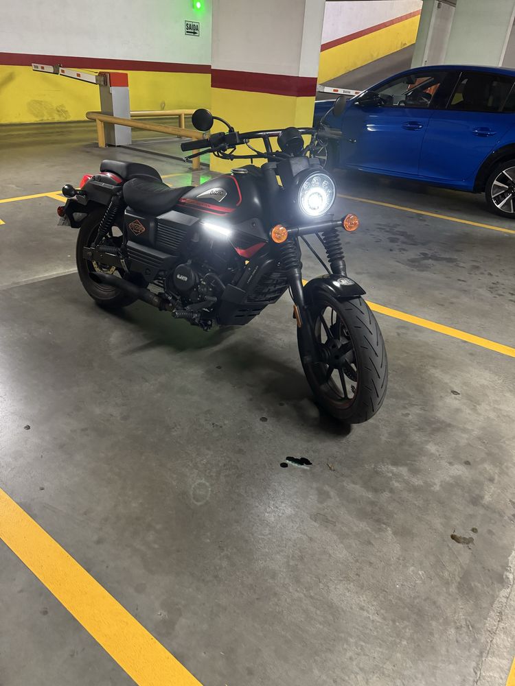 Moto renegade em otimo estado