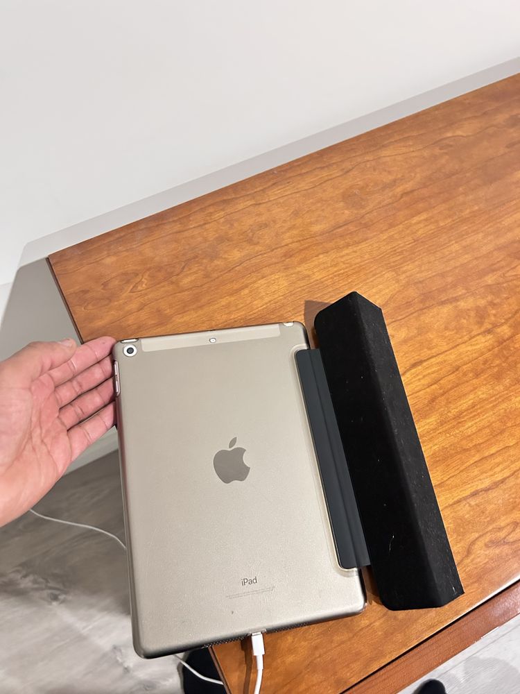 Ipad 6geracao (funciona tudo)