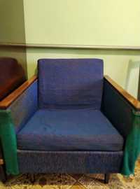 Два м'які кресла крісло