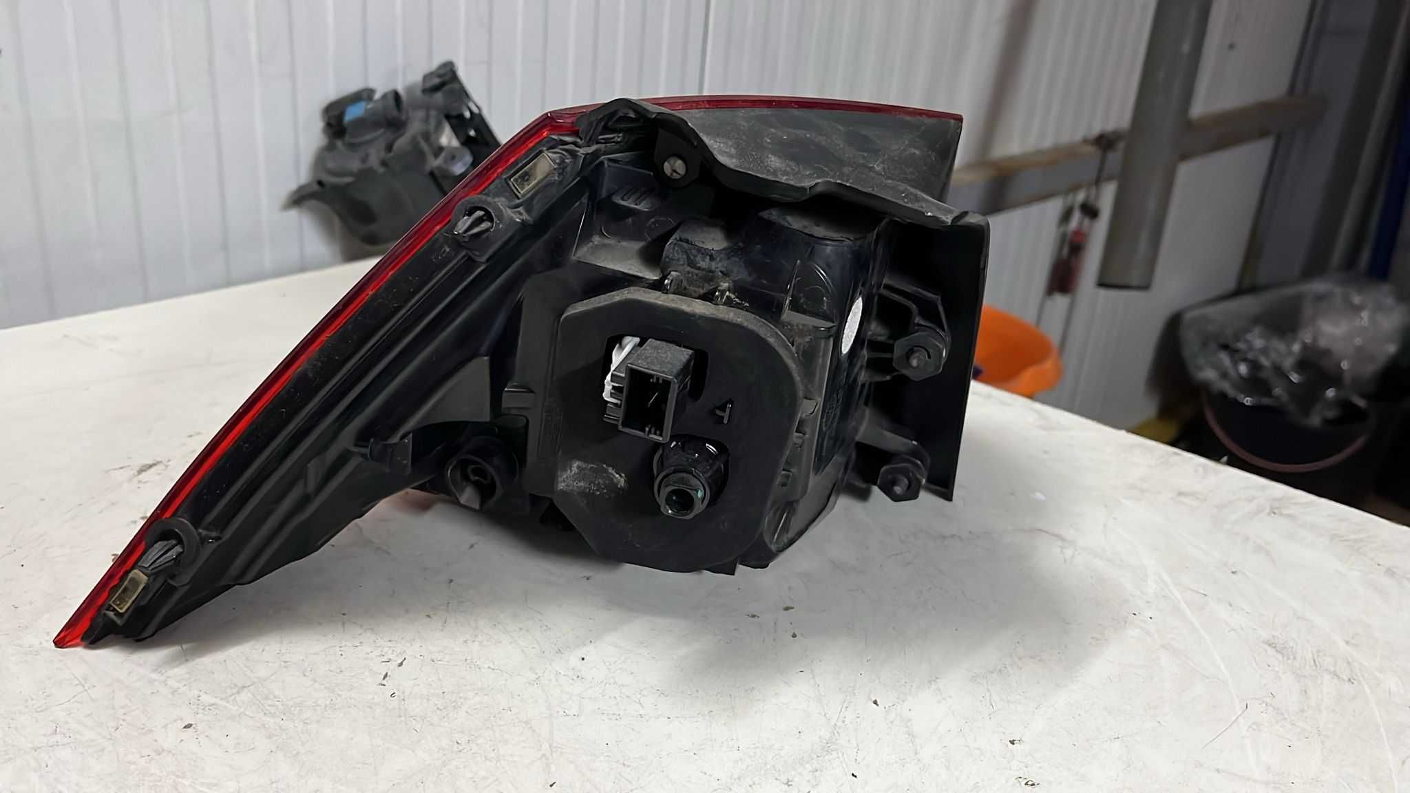 Farolim traseiro direito VW Golf VII R