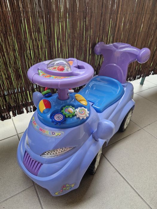 Jeździk samochodzik