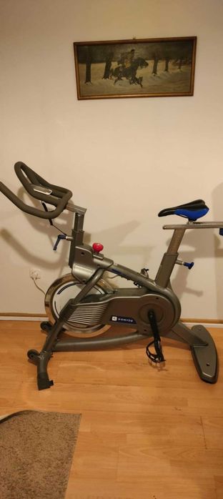 Sportowy rower stacjonarny