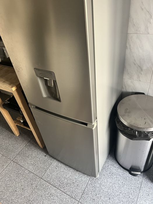 Firgorifico com pouco uso