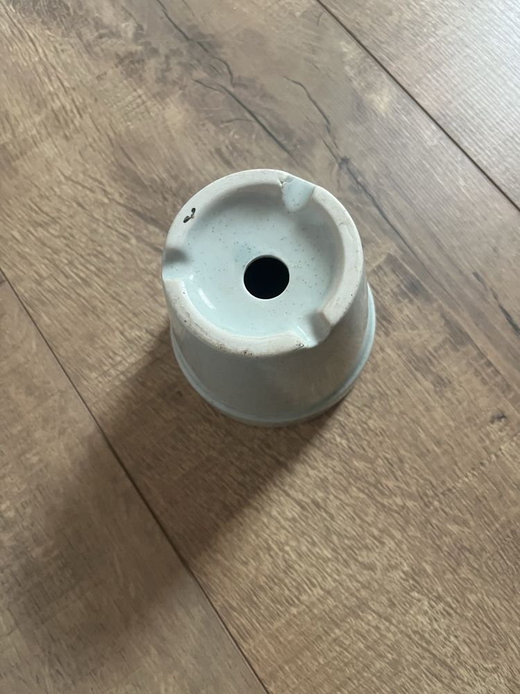 Ceramiczna doniczka w stylu prowansalskim rustykalnym boho