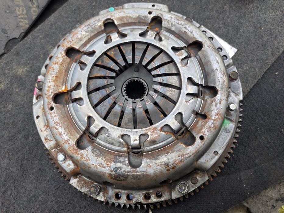 Комплект маховик + корзина +дискToyota RAV4 2.0 бензин 2001 2006 р