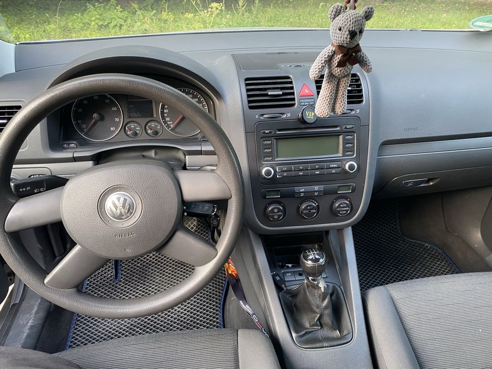 Golf 5 1.4 benz 2005 рік