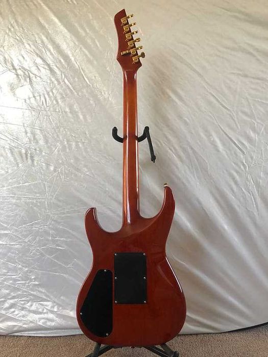 Guitarra Elétrica Vantage 728 gdt