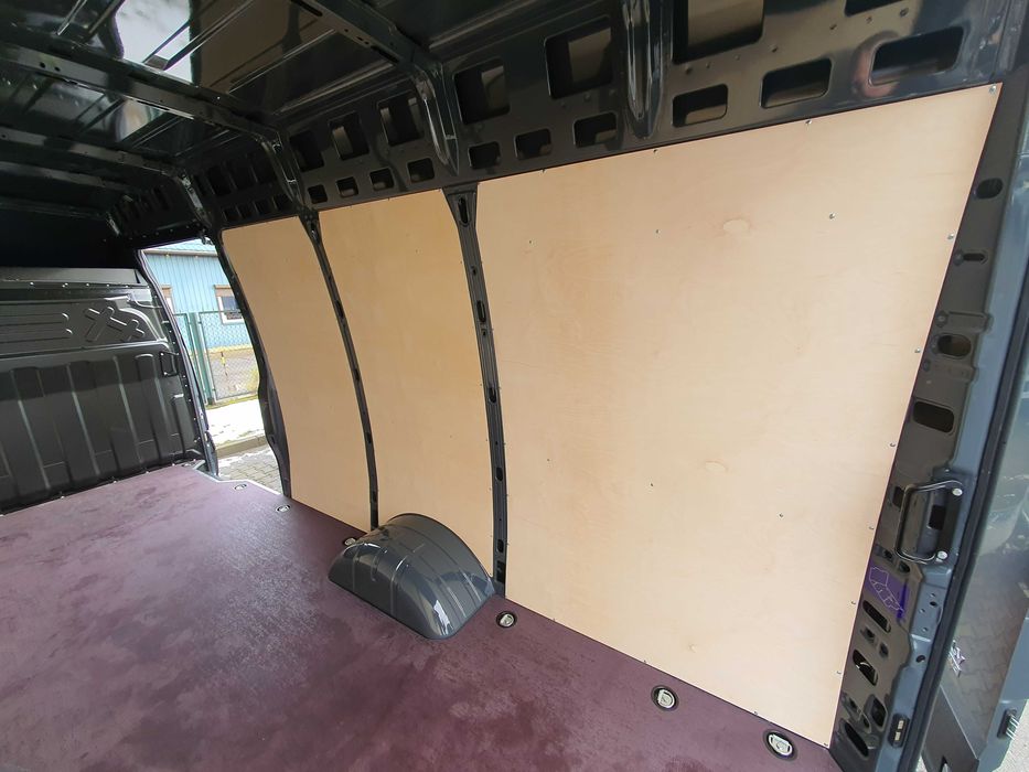 Zabudowa busa, paki Iveco Daily 16m3, 18m3, podłoga, boki,  MONTAŻ