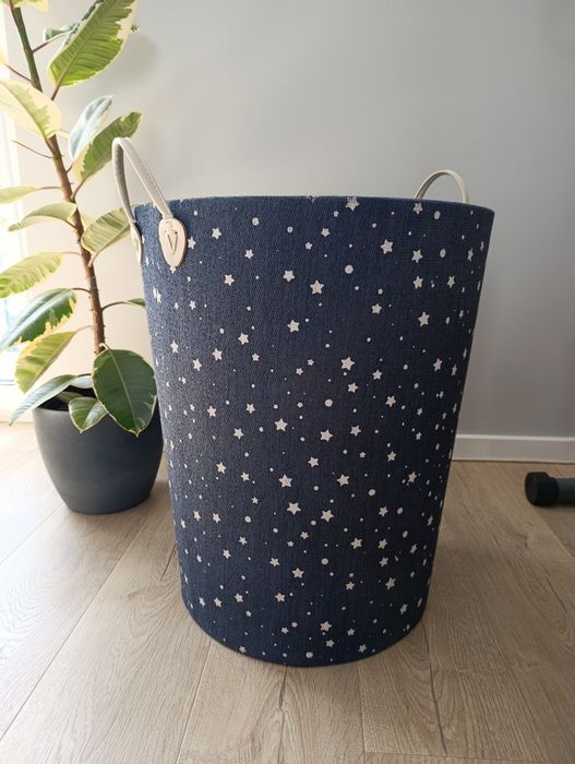 Duży, sztywny kosz/pojemnik na zabawki