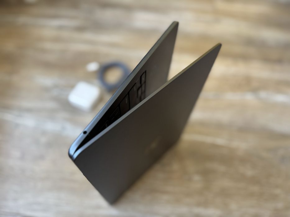 MacBook Air M3 - 2024 рік