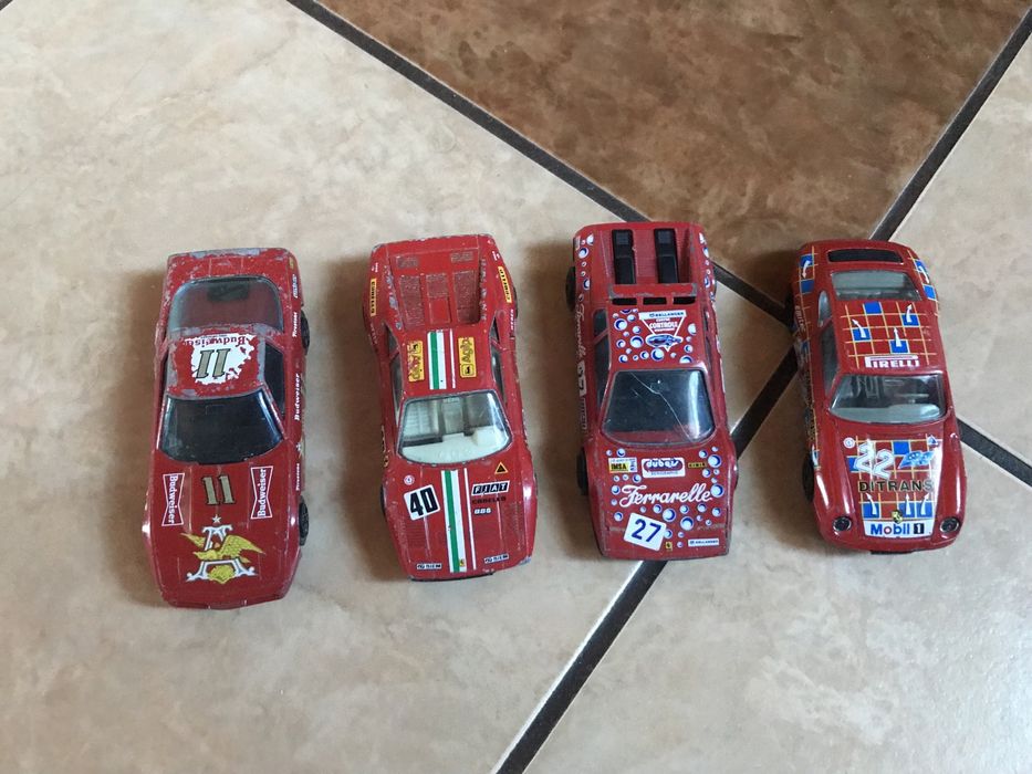 Zestaw kolekcjonerskich samochodów Bburago Ferrari, Porsche, Chevrolet