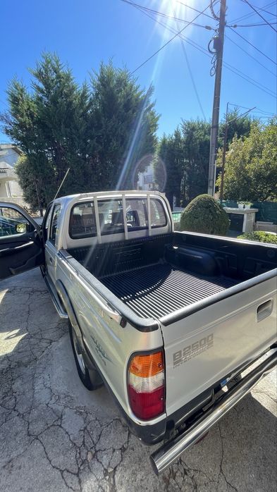 mazda b-2500 pick up 4x4