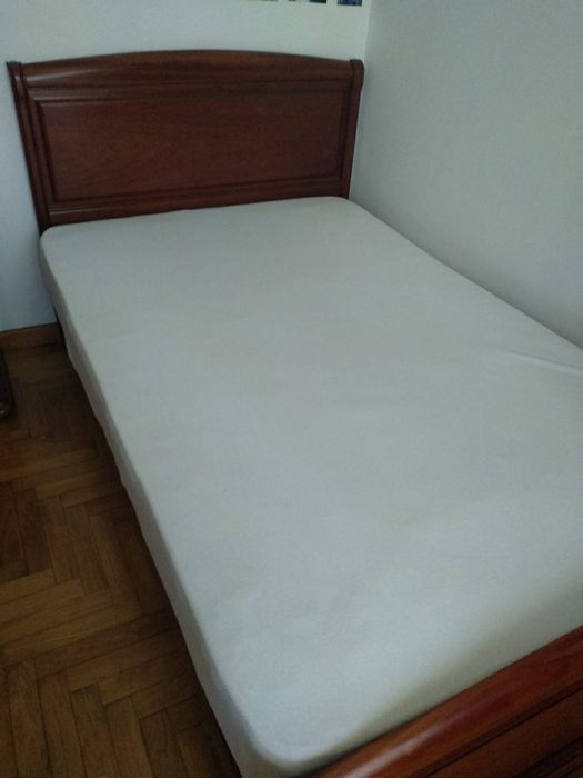 Mobília de cerejeira maciça