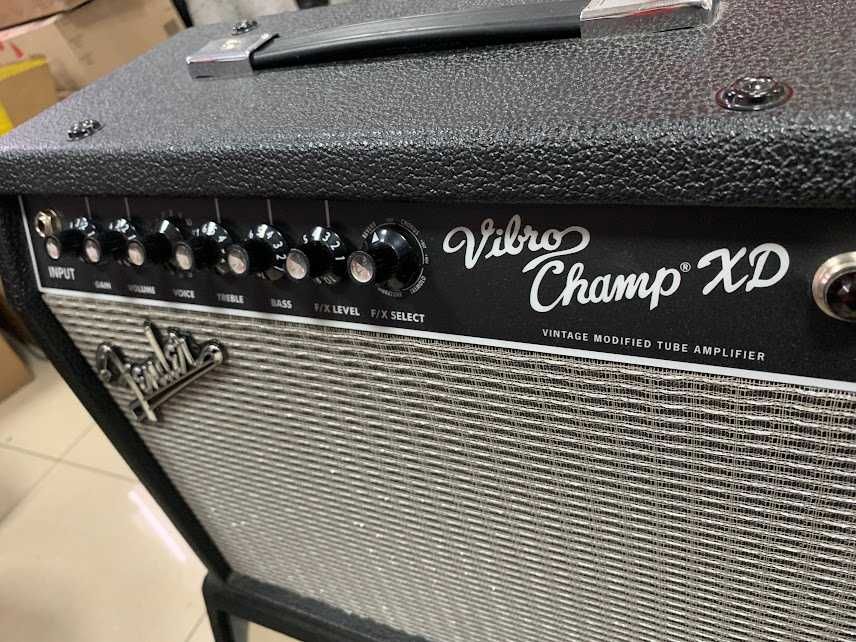 Продам ламповий комбік Fender VIBRO CHAMP XD. У відмінному стані.